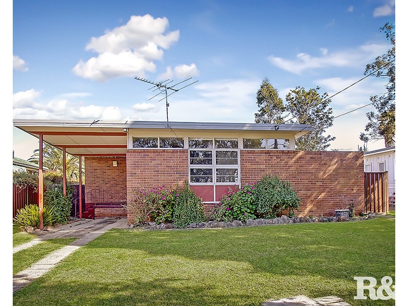 206 Woodstock Avenue, Whalan NSW 2770