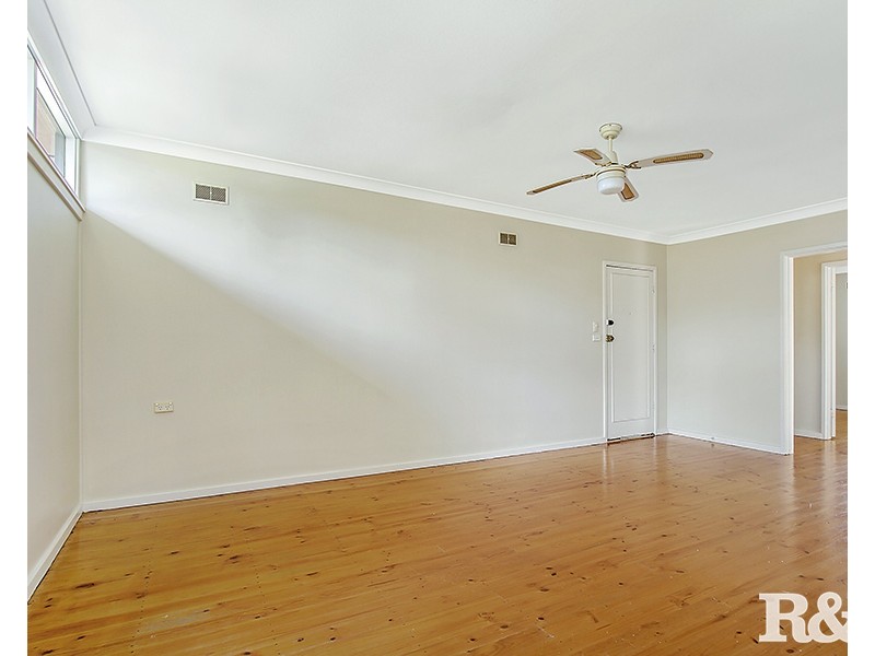 206 Woodstock Avenue, Whalan NSW 2770