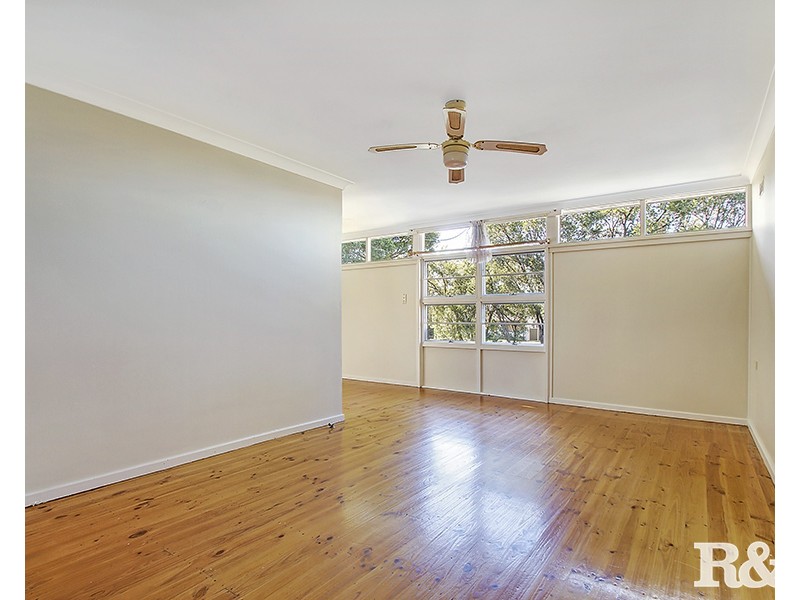 206 Woodstock Avenue, Whalan NSW 2770