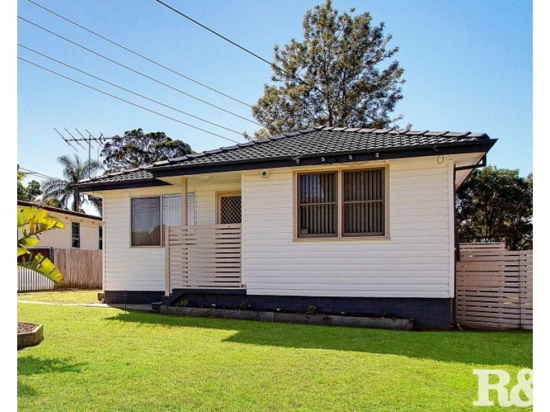 7 Luzon Avenue, Lethbridge Park NSW 2770