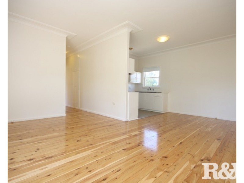 32 Woodview Road, Oxley Park NSW 2760