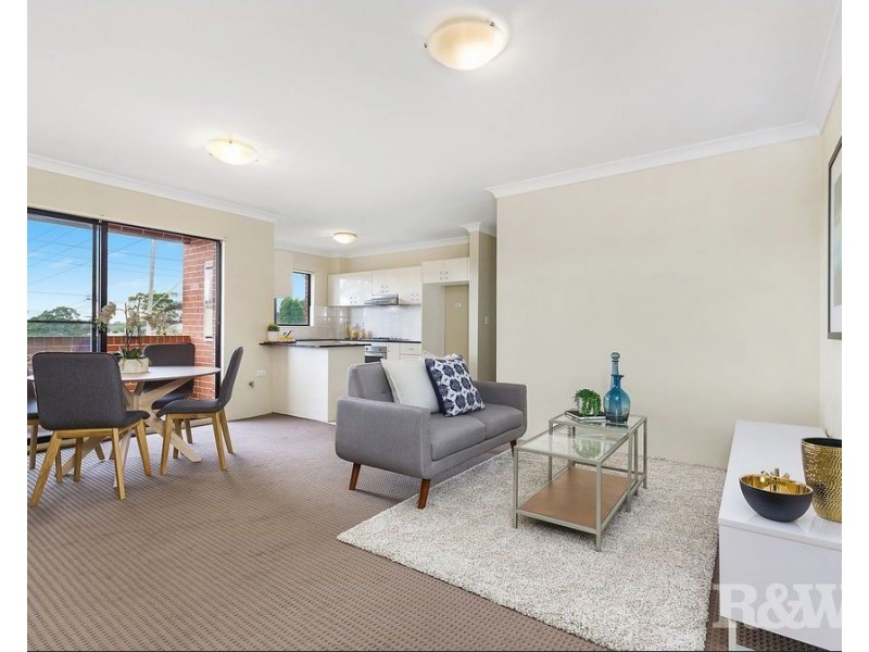 2/2 Lock Street, Blacktown NSW 2148