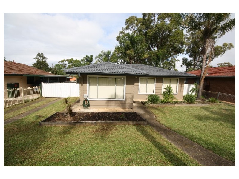 4 MELKARTH PLACE, Doonside NSW 2767
