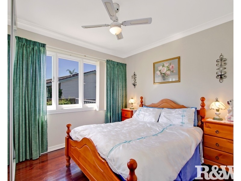 39 Roebuck Crescent, Willmot NSW 2770
