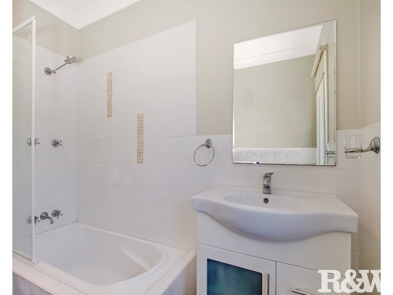 39 Roebuck Crescent, Willmot NSW 2770