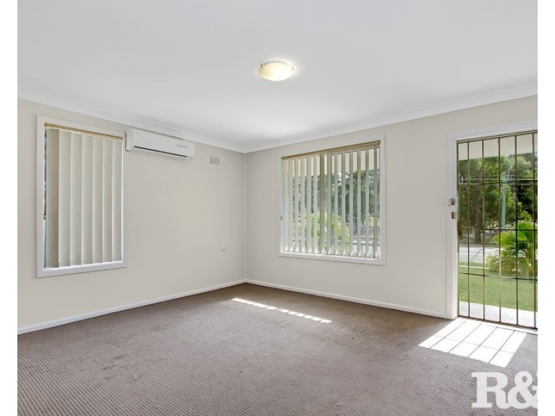 17 Forrester Road, Lethbridge Park NSW 2770