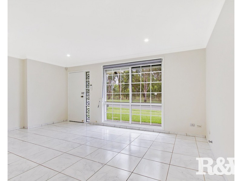 43 Hyatts Road, Oakhurst NSW 2761