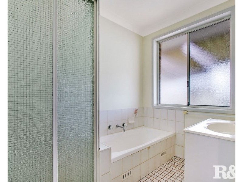 9 Doolan Street, Dean Park NSW 2761