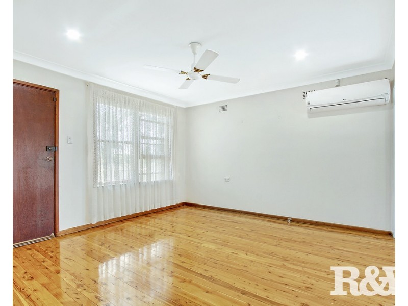 9 Nella Dan Avenue, Tregear NSW 2770