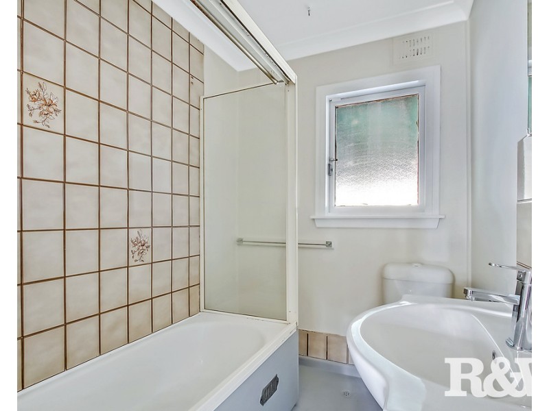 26 Melanesia Avenue, Lethbridge Park NSW 2770