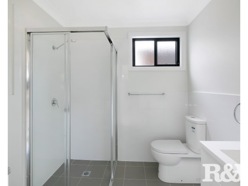 244A Banks Drive, St Clair NSW 2759