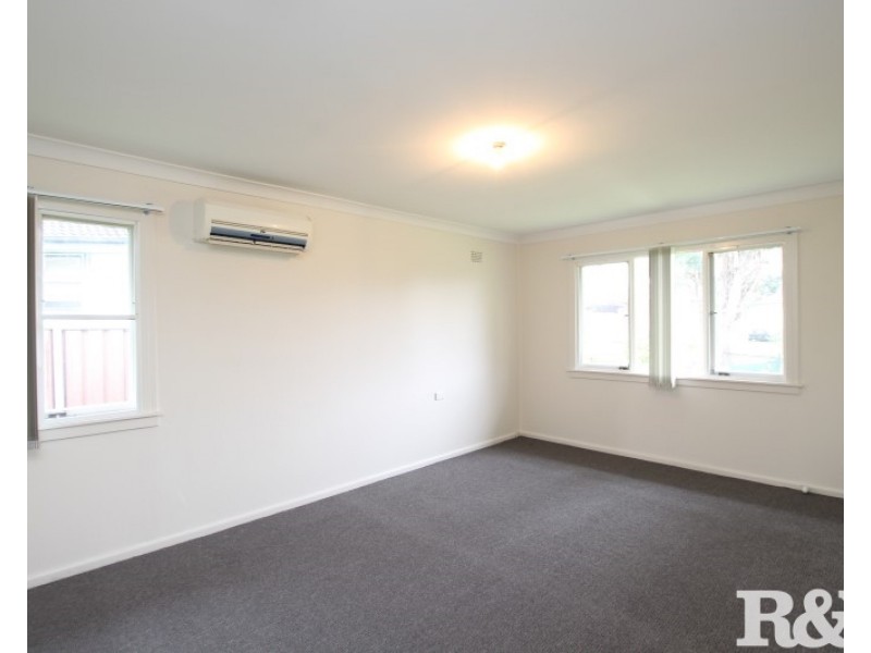 27 Kista Dan Avenue, Tregear NSW 2770