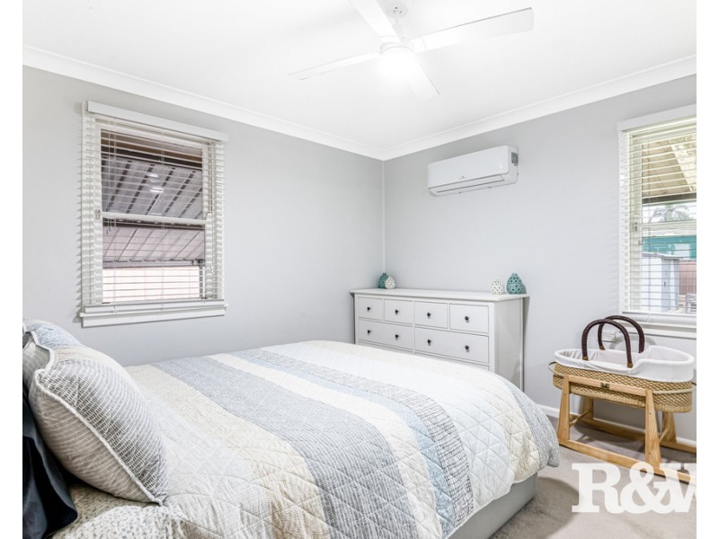 22 Melanesia Avenue, Lethbridge Park NSW 2770