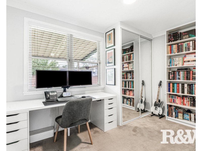 22 Melanesia Avenue, Lethbridge Park NSW 2770