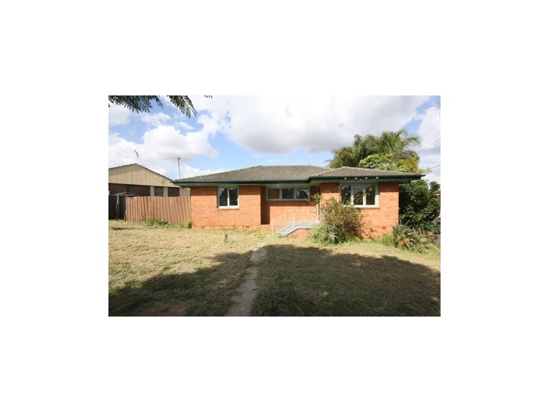 72 DEBRINCAT AVENUE, Tregear NSW 2770