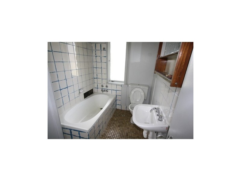 72 DEBRINCAT AVENUE, Tregear NSW 2770