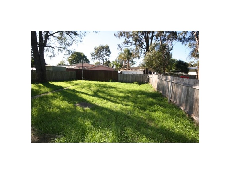 23 MARIANA CRESCENT, Lethbridge Park NSW 2770