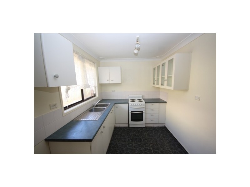 6 SALAMANDER STREET, St Clair NSW 2759