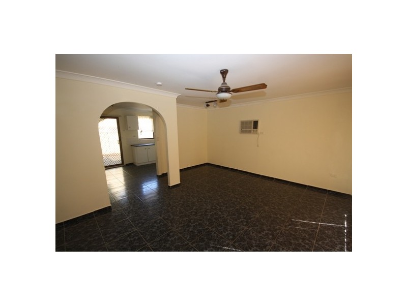 6 SALAMANDER STREET, St Clair NSW 2759