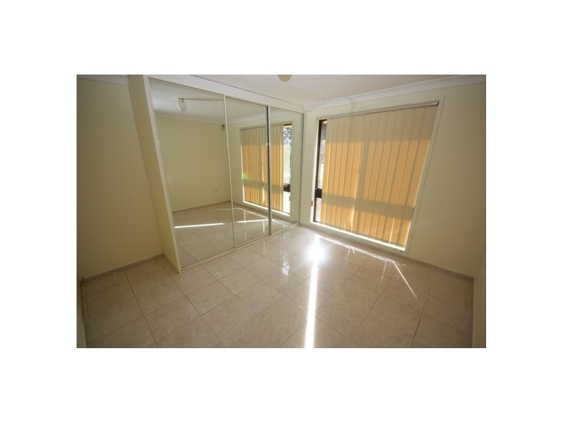 6 SALAMANDER STREET, St Clair NSW 2759