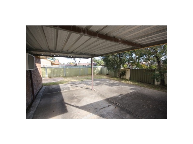 6 SALAMANDER STREET, St Clair NSW 2759