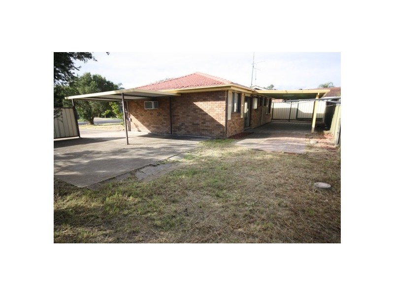 6 SALAMANDER STREET, St Clair NSW 2759