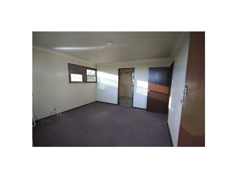 27 NELLA DAN AVENUE, Tregear NSW 2770