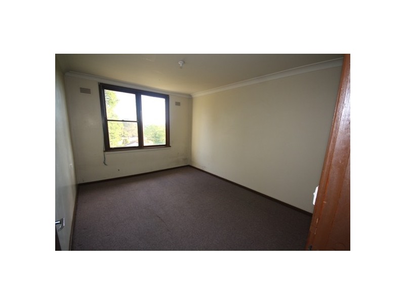 27 NELLA DAN AVENUE, Tregear NSW 2770