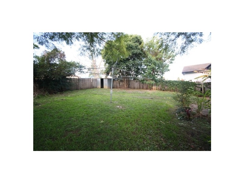 27 NELLA DAN AVENUE, Tregear NSW 2770