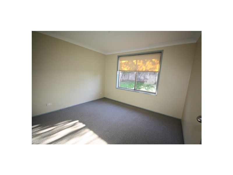 4 CUMBERLAND PLACE, Colyton NSW 2760