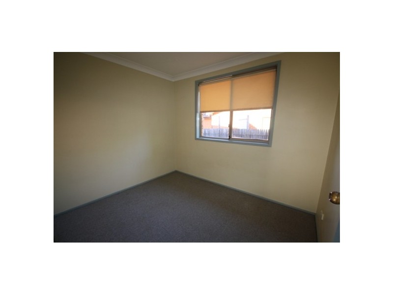 4 CUMBERLAND PLACE, Colyton NSW 2760