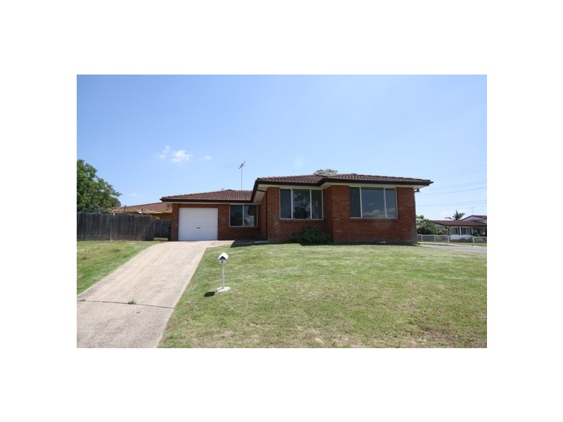 6 Cumberland Place, Colyton NSW 2760