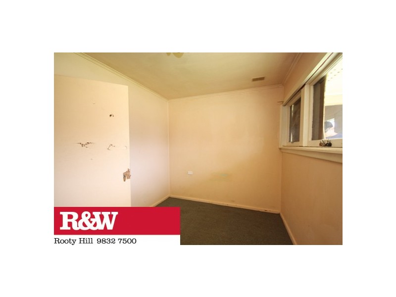 5 RAMU PLACE, Whalan NSW 2770