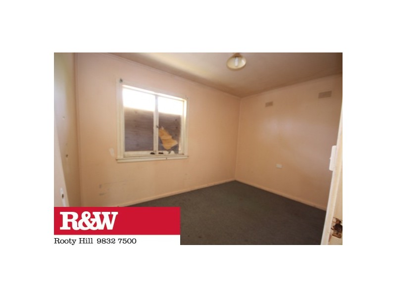 5 RAMU PLACE, Whalan NSW 2770