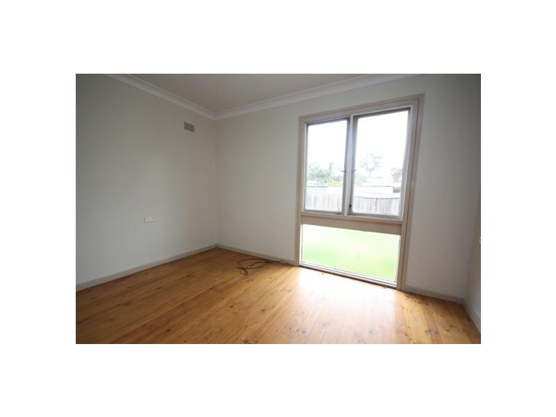 11 BATAVIA PLACE, Willmot NSW 2770