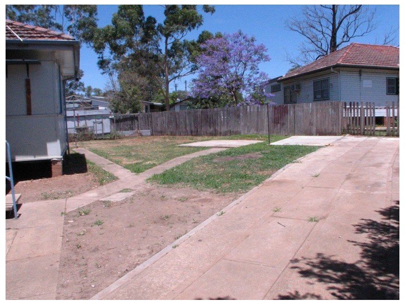 15 PALAU CRESCENT, Lethbridge Park NSW 2770
