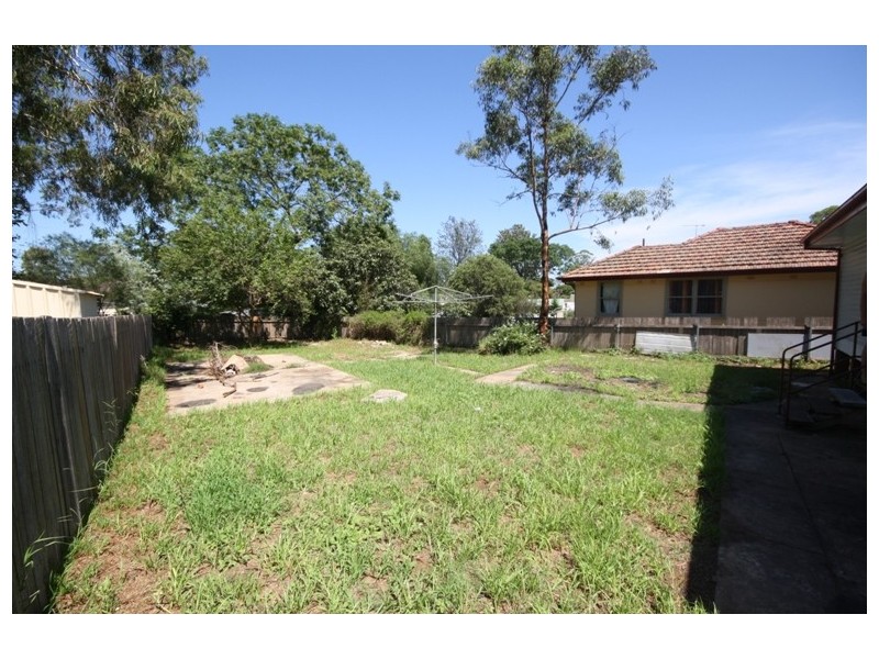 42 Kista Dan Avenue, Tregear NSW 2770