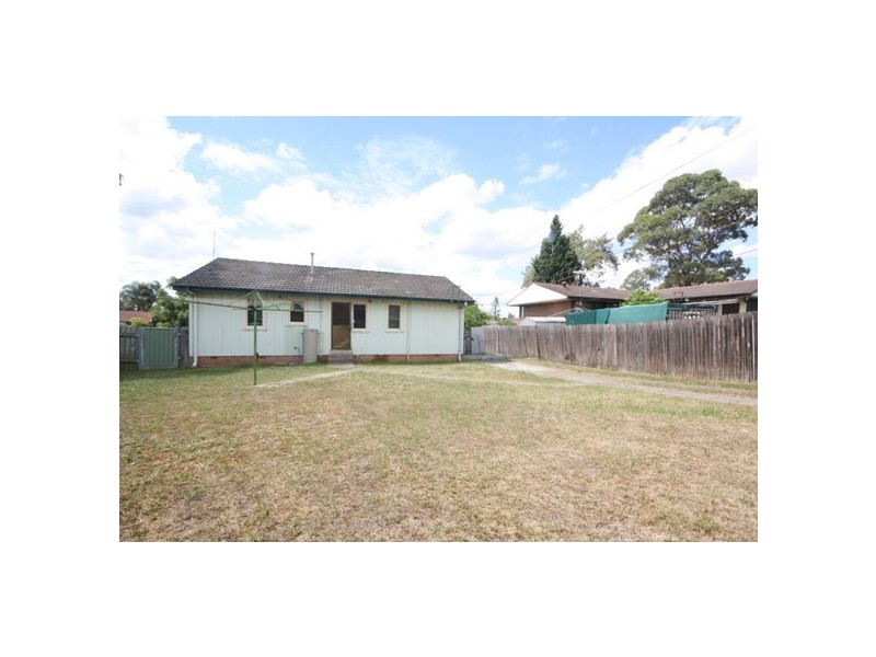 10 CATO PLACE, Blackett NSW 2770