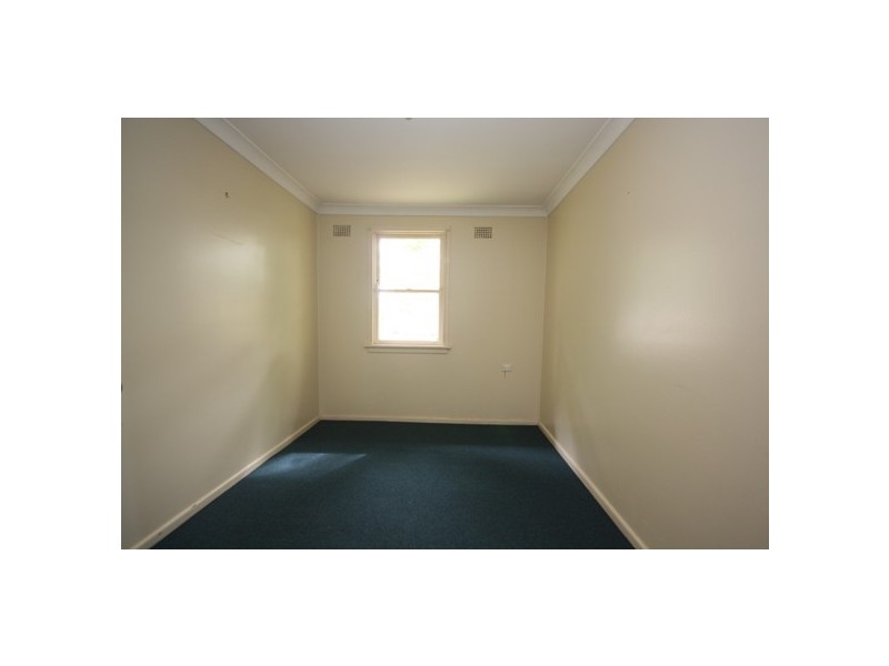 8 Melanesia Avenue, Lethbridge Park NSW 2770