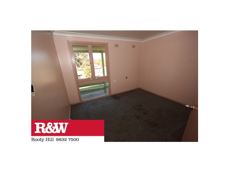 53 Palau Crescent, Lethbridge Park NSW 2770