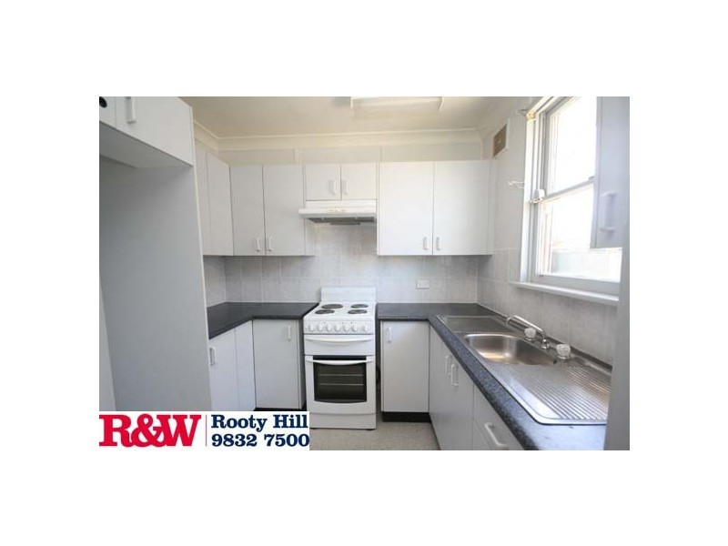 33 Nauru Crescent, Lethbridge Park NSW 2770