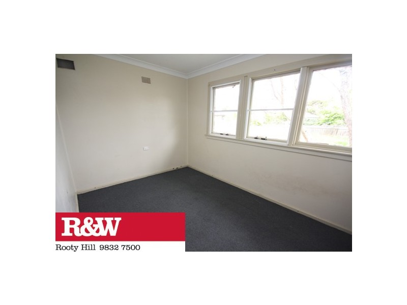 36 Pitcairn Avenue, Lethbridge Park NSW 2770