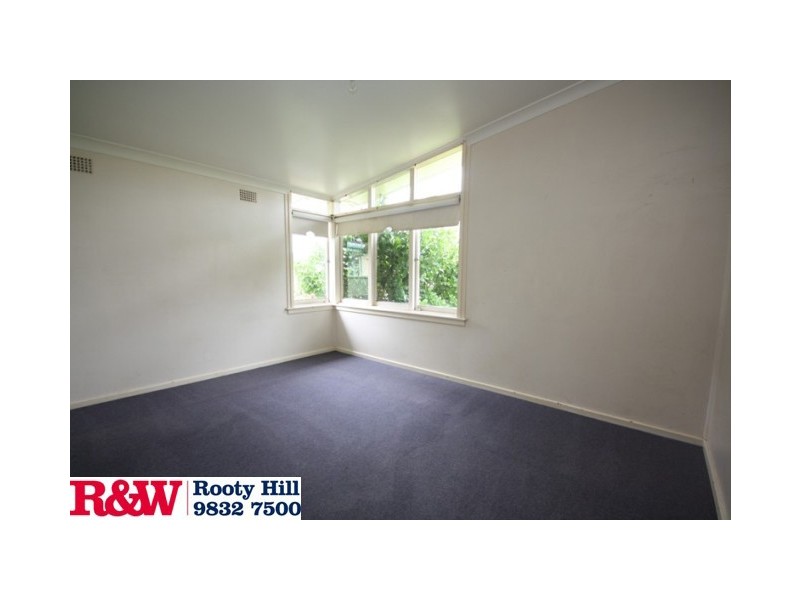 18 Taranaki Avenue, Lethbridge Park NSW 2770