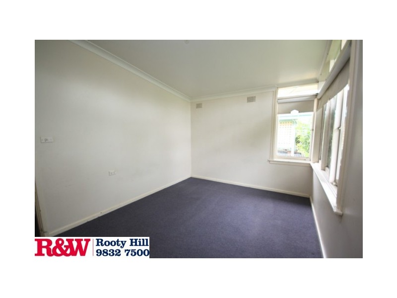 18 Taranaki Avenue, Lethbridge Park NSW 2770