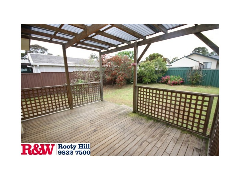 18 Taranaki Avenue, Lethbridge Park NSW 2770