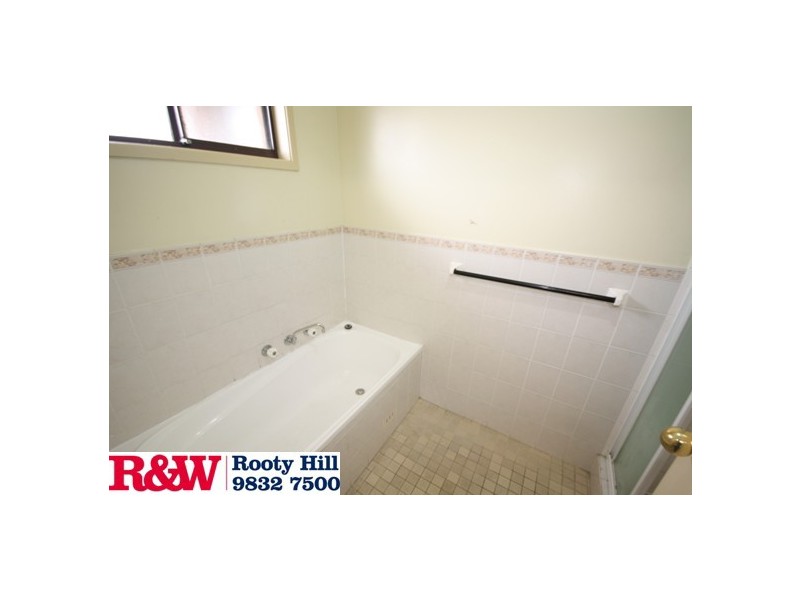 10 Magyar Place, Oakhurst NSW 2761