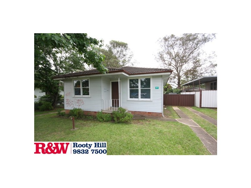 17 Luzon Avenue, Lethbridge Park NSW 2770