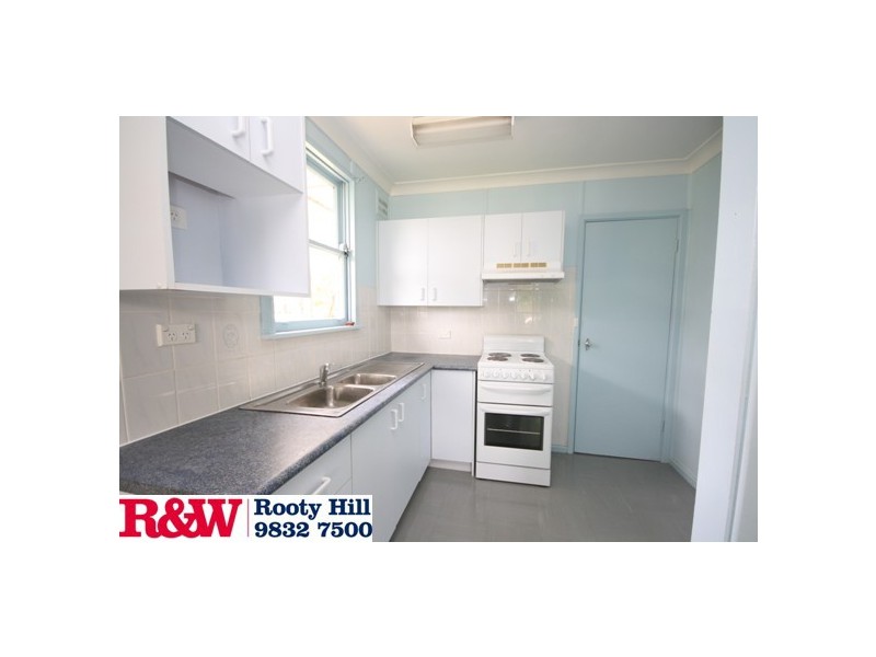 17 Luzon Avenue, Lethbridge Park NSW 2770