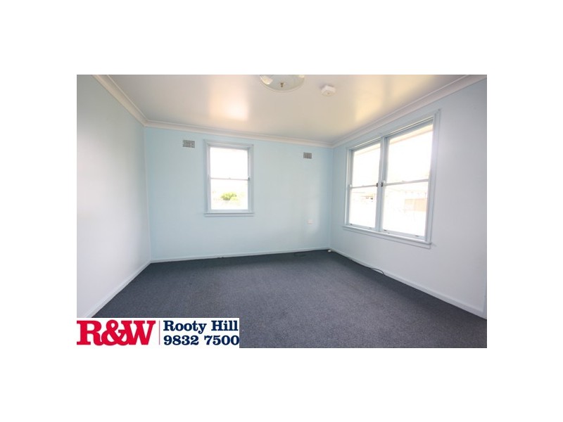 17 Luzon Avenue, Lethbridge Park NSW 2770