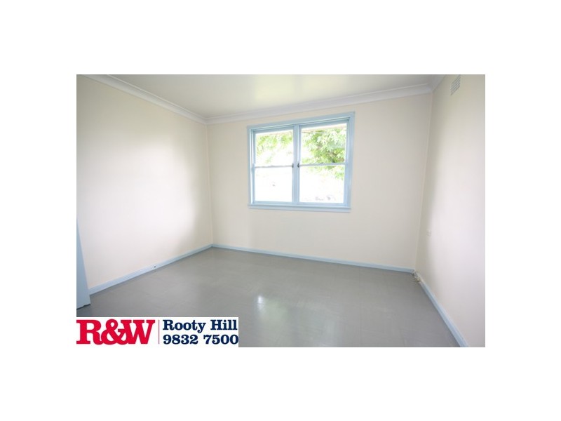 17 Luzon Avenue, Lethbridge Park NSW 2770